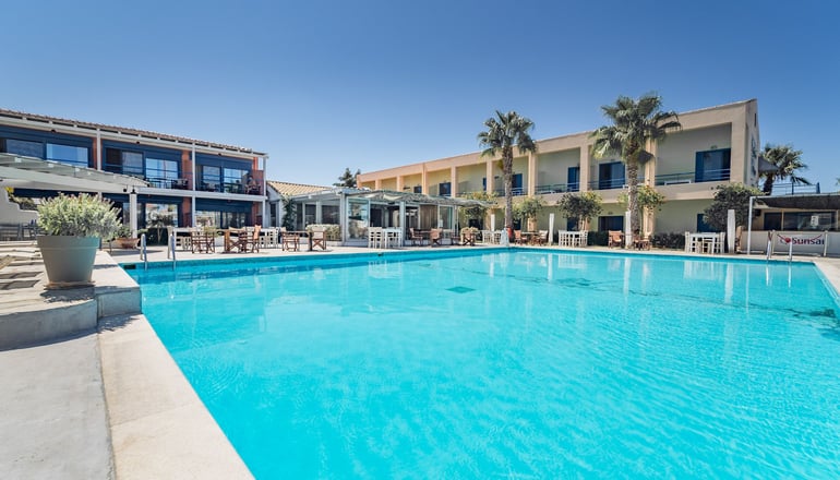Ianos Hotel