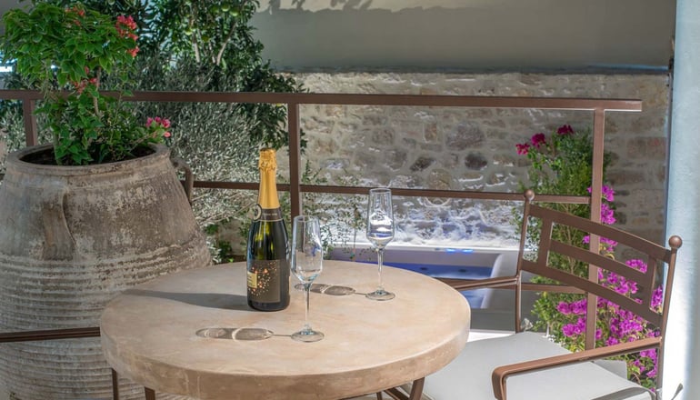 Inotropes Boutique Suites