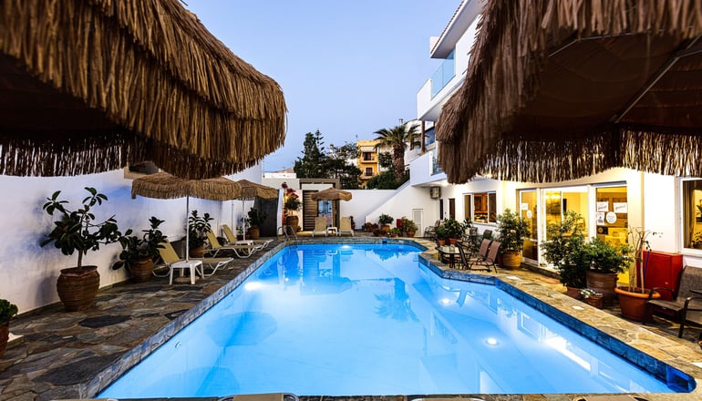 Kasteli Studios & Apartments