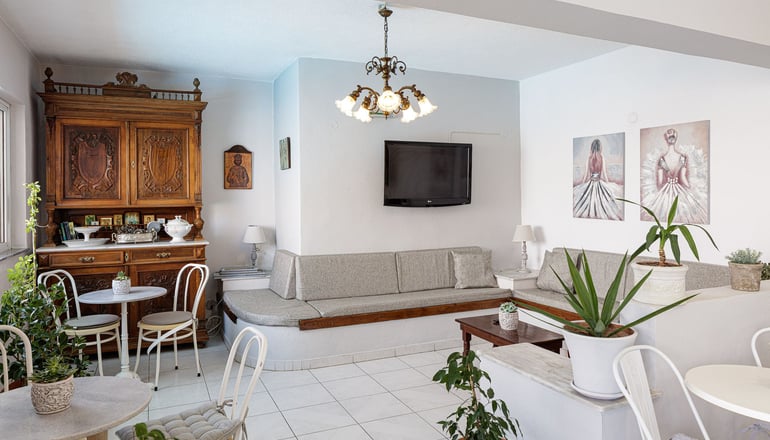 Kasteli Studios & Apartments