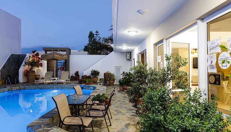 Kasteli Studios & Apartments