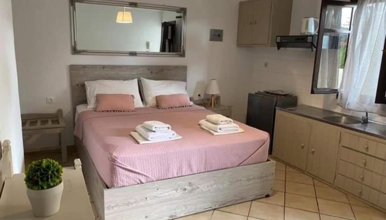 Kasteli Studios & Apartments