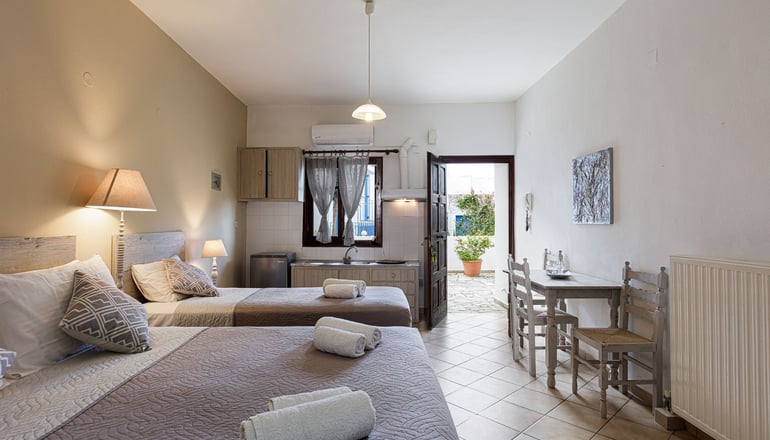 Kasteli Studios & Apartments