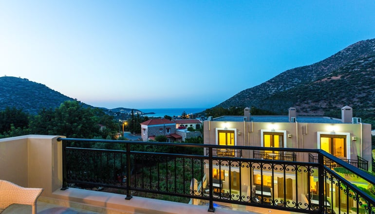 4* Pantheon Villas & Suites