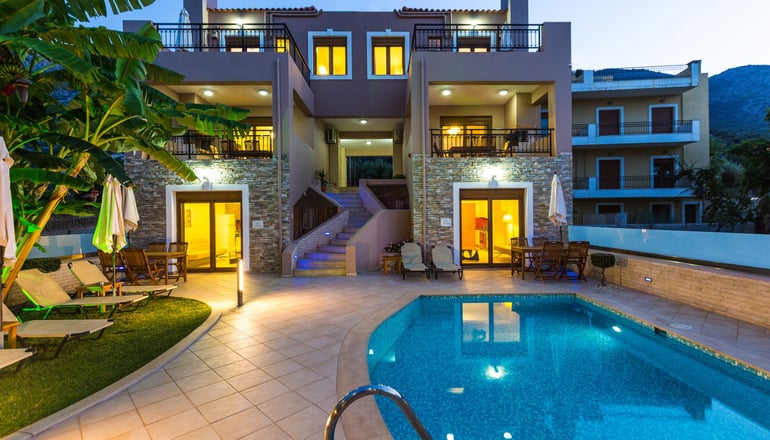 4* Pantheon Villas & Suites