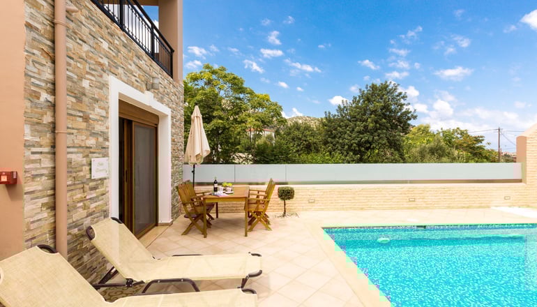 4* Pantheon Villas & Suites