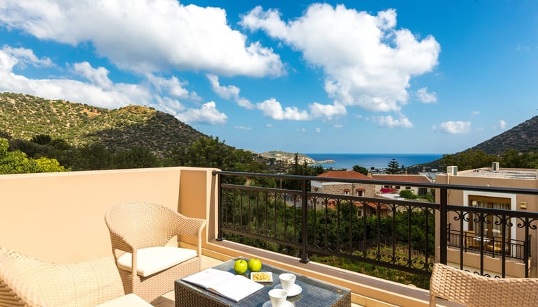 4* Pantheon Villas & Suites