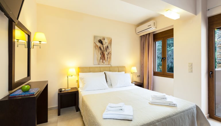 4* Pantheon Villas & Suites