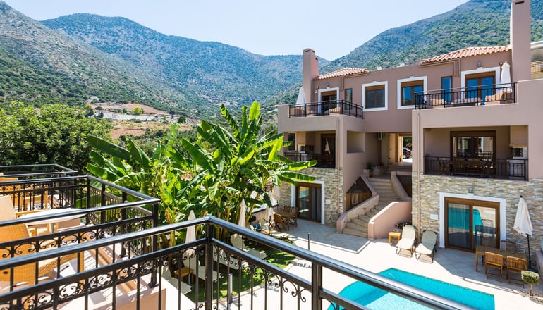 4* Pantheon Villas & Suites