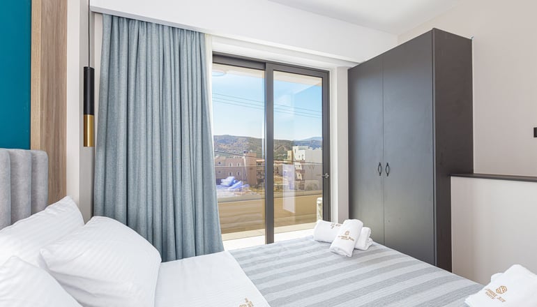 4* Sapphire Blue Suites