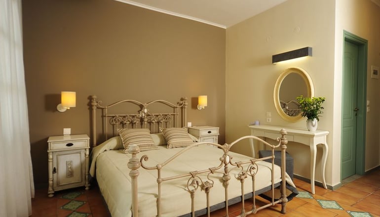 4* Mythos Suites Hotel