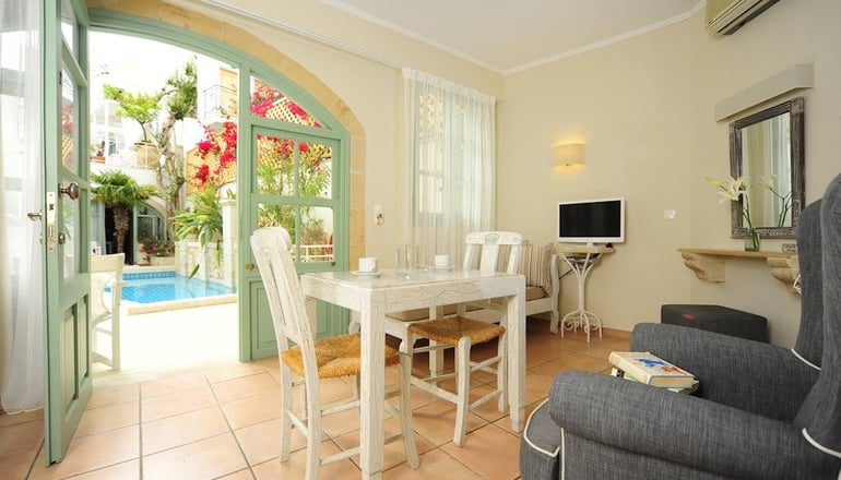 4* Mythos Suites Hotel