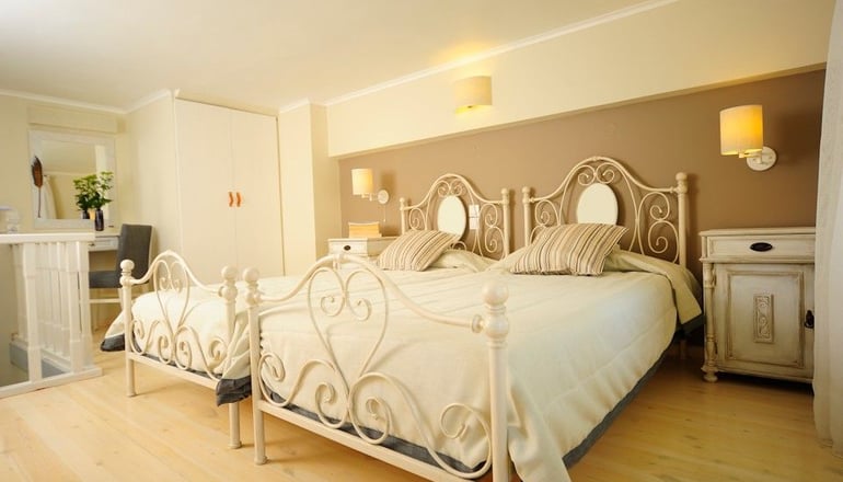 4* Mythos Suites Hotel