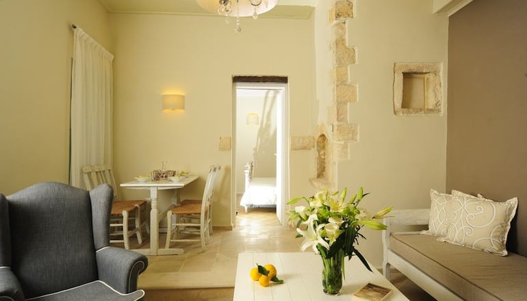 4* Mythos Suites Hotel