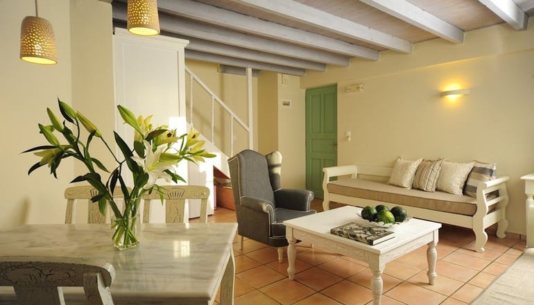 4* Mythos Suites Hotel