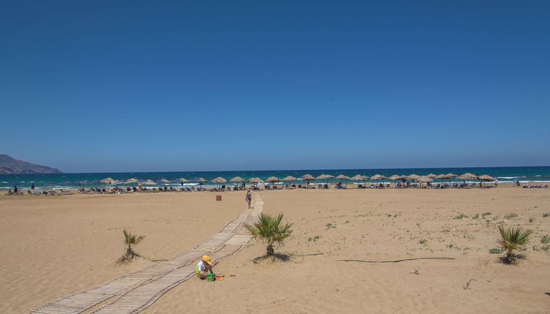 Pinelopi Beach Suites