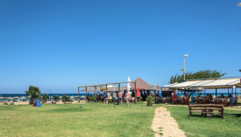 Pinelopi Beach Suites