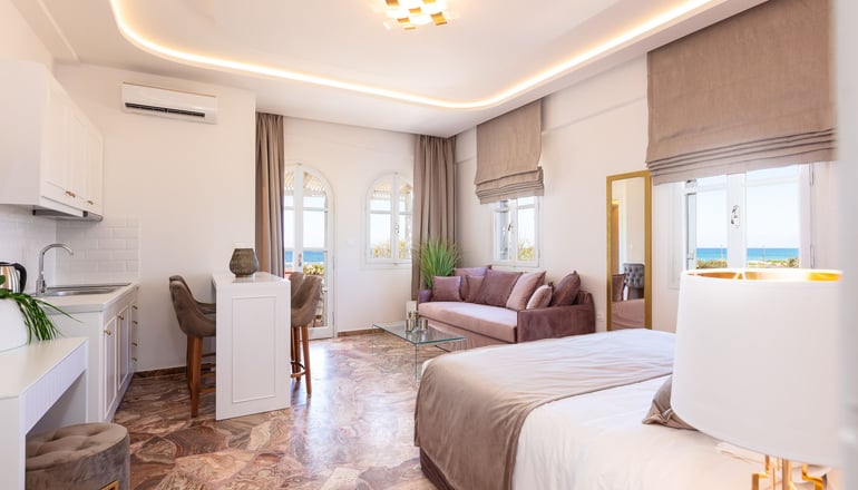 Pinelopi Beach Suites