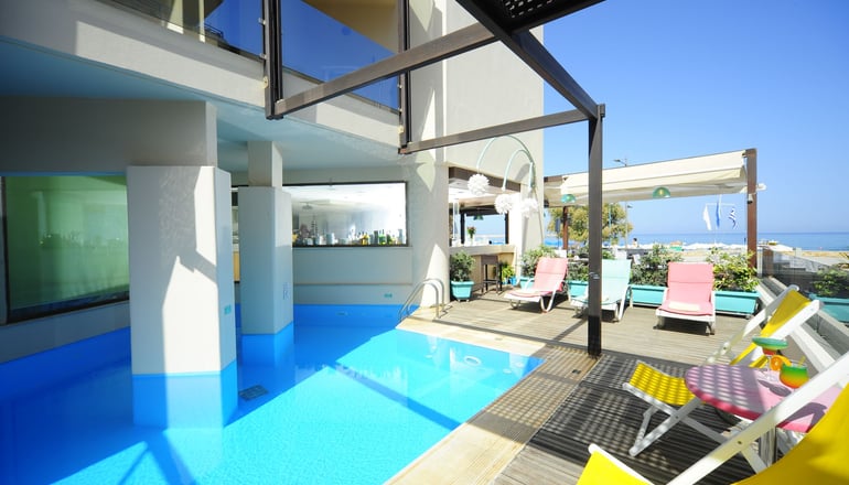 Steris Elegant Beach Hotel & Apartments