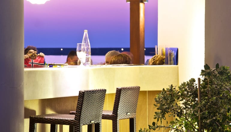 Steris Elegant Beach Hotel & Apartments