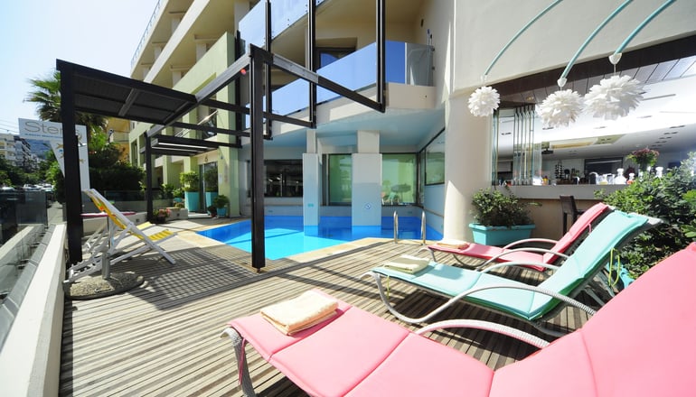 Steris Elegant Beach Hotel & Apartments