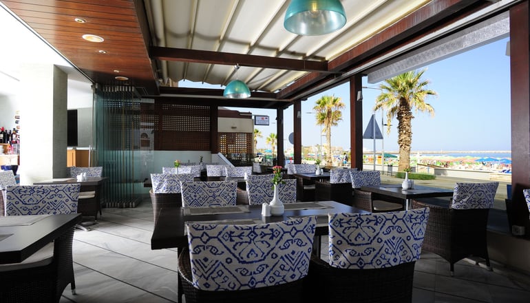Steris Elegant Beach Hotel & Apartments
