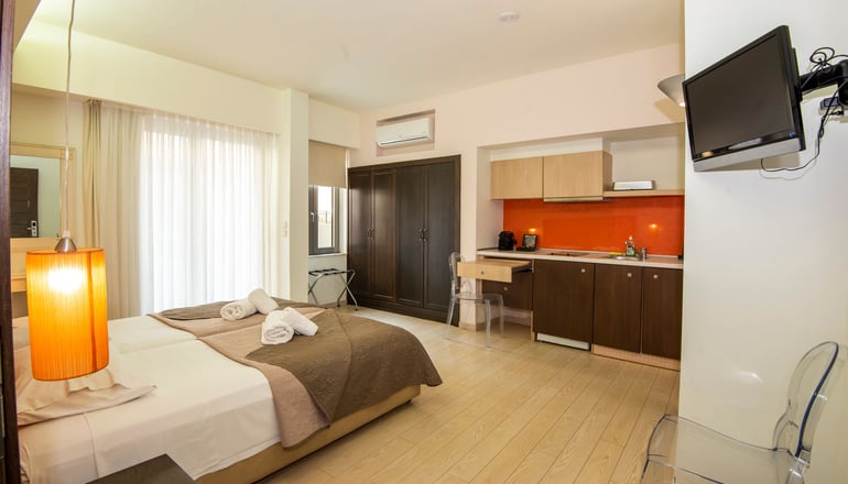 Steris Elegant Beach Hotel & Apartments
