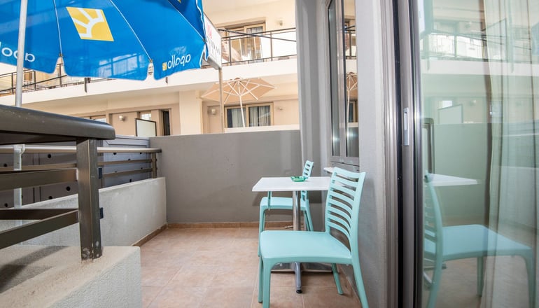 Steris Elegant Beach Hotel & Apartments