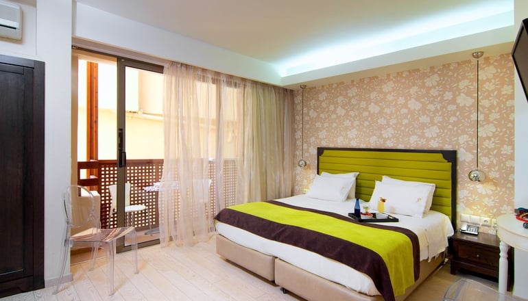 Steris Elegant Beach Hotel & Apartments