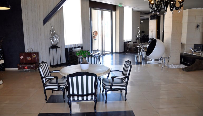 4* Gallery Art Hotel