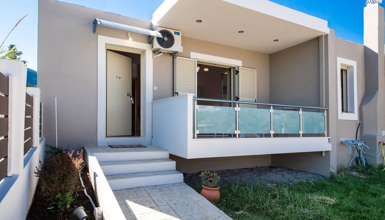 Bounatsa Studios & Apartments