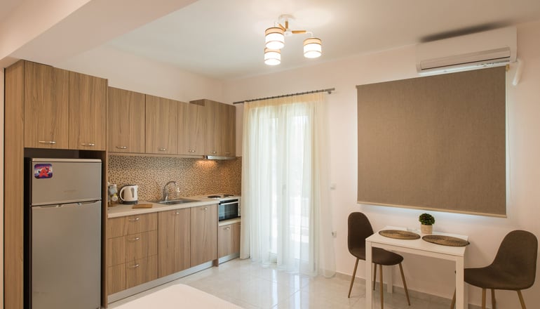 Bounatsa Studios & Apartments