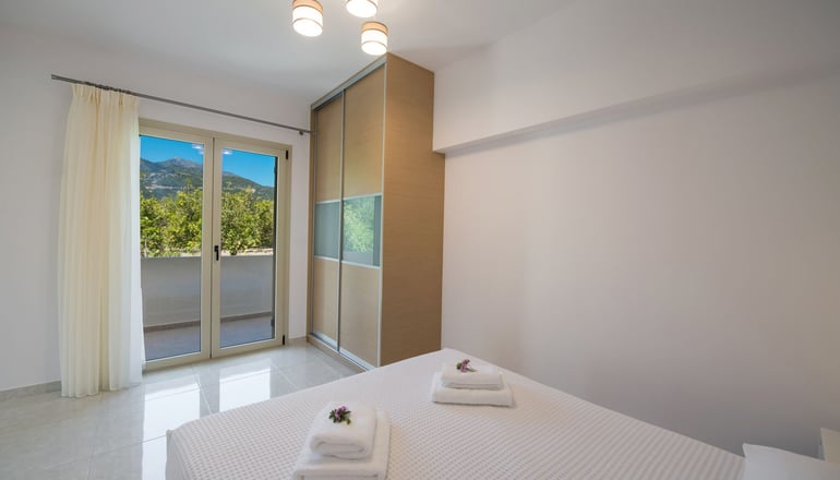 Bounatsa Studios & Apartments