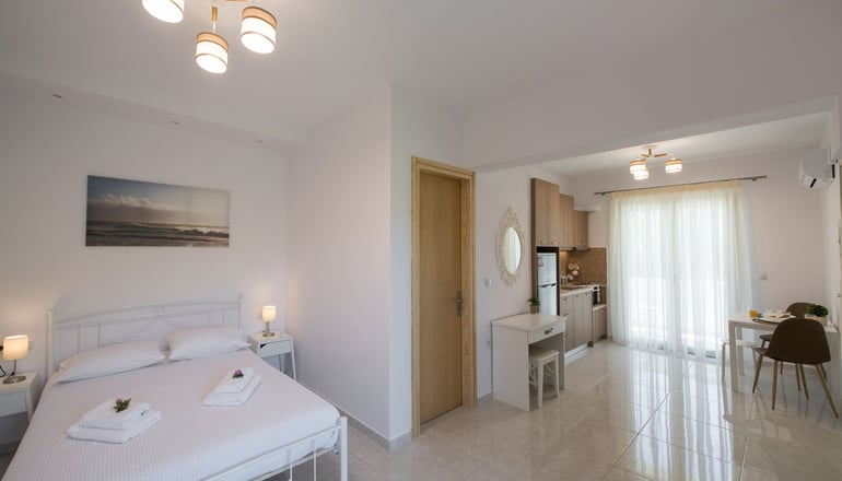 Bounatsa Studios & Apartments