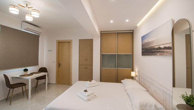 Bounatsa Studios & Apartments