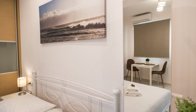 Bounatsa Studios & Apartments