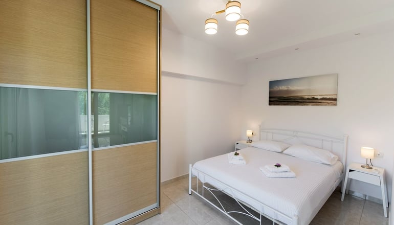 Bounatsa Studios & Apartments