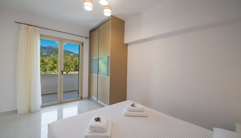 Bounatsa Studios & Apartments