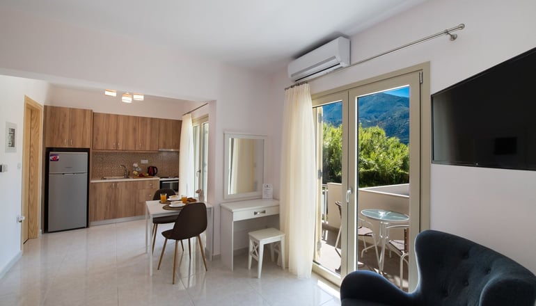 Bounatsa Studios & Apartments