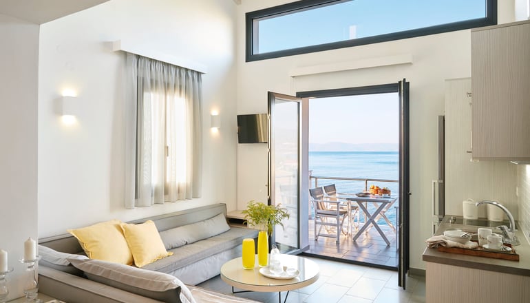 Eleia Seafront Rooms & Villas - Πέτρα, Λέσβος