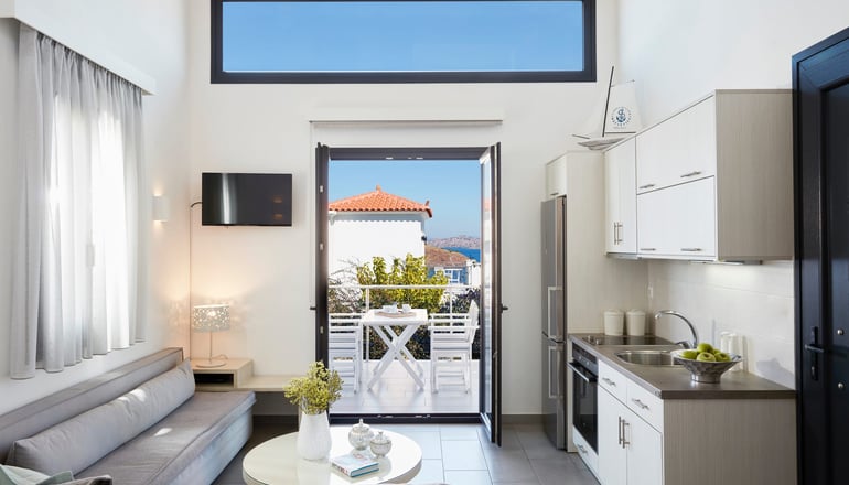 Eleia Seafront Rooms & Villas - Πέτρα, Λέσβος