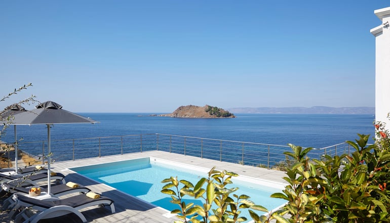 Eleia Seafront Rooms & Villas - Πέτρα, Λέσβος