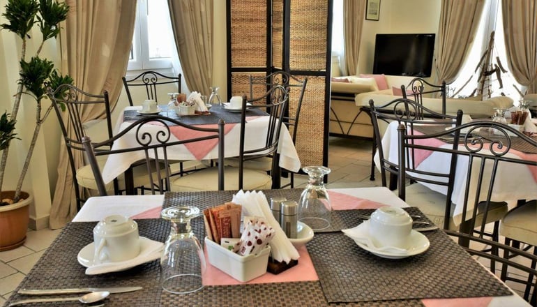 Ostria Hotel - Αδάμαντας, Μήλος