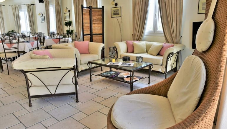 Ostria Hotel - Αδάμαντας, Μήλος