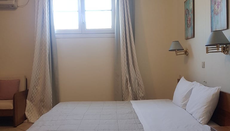 Ostria Hotel - Αδάμαντας, Μήλος