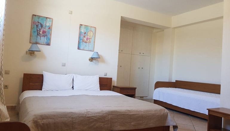 Ostria Hotel - Αδάμαντας, Μήλος