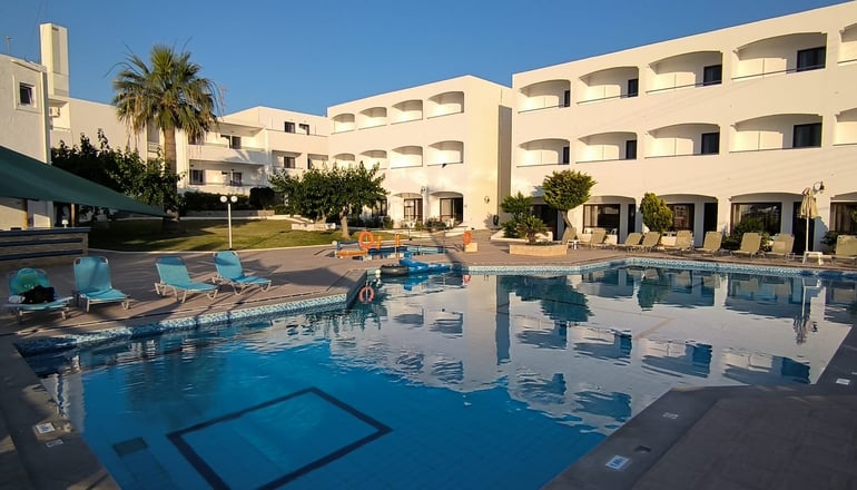 4* Adel Paradise