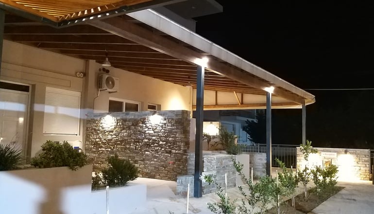 Petries Studios - Άγιοι Απόστολοι, Εύβοια