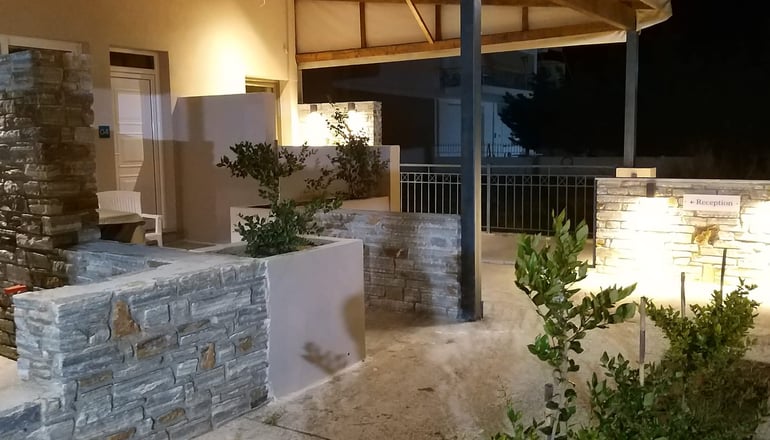 Petries Studios - Άγιοι Απόστολοι, Εύβοια