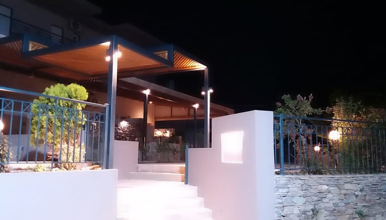 Petries Studios - Άγιοι Απόστολοι, Εύβοια